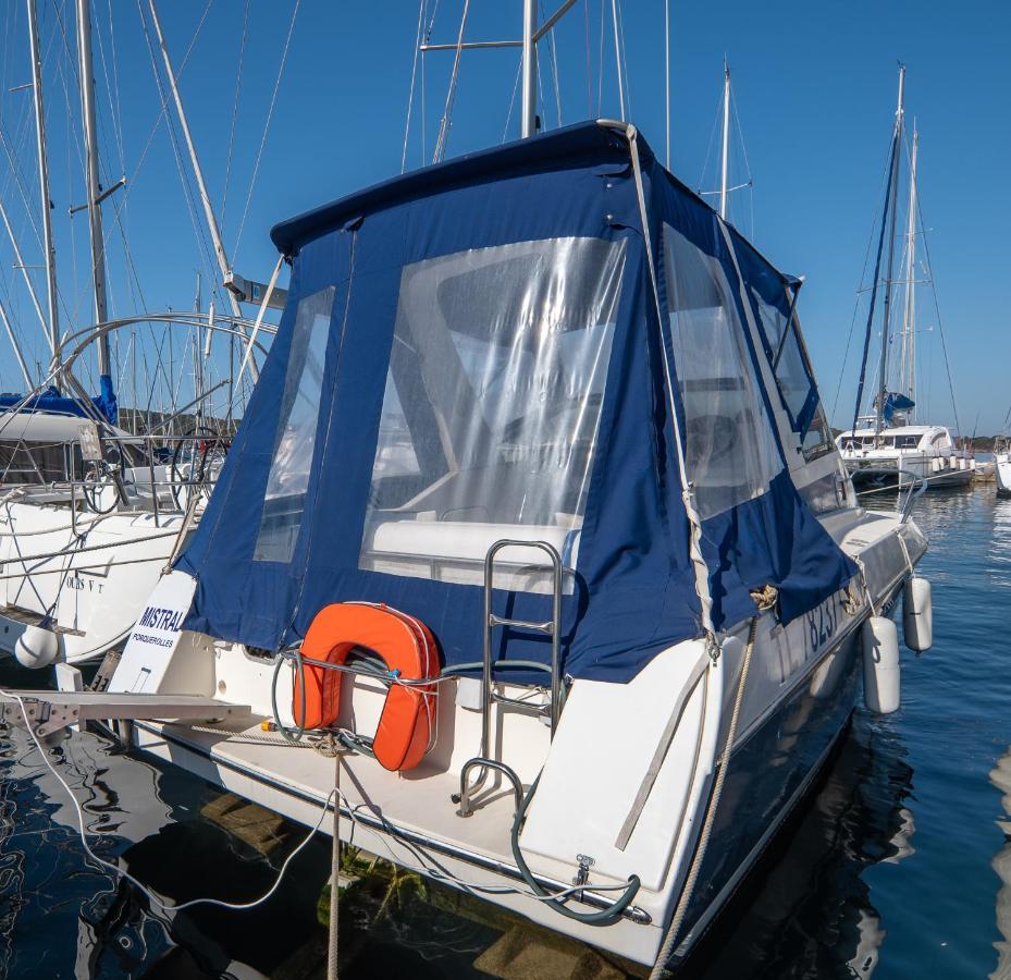 Hebergements Bateaux A Quai 포르크롤르 외부 사진