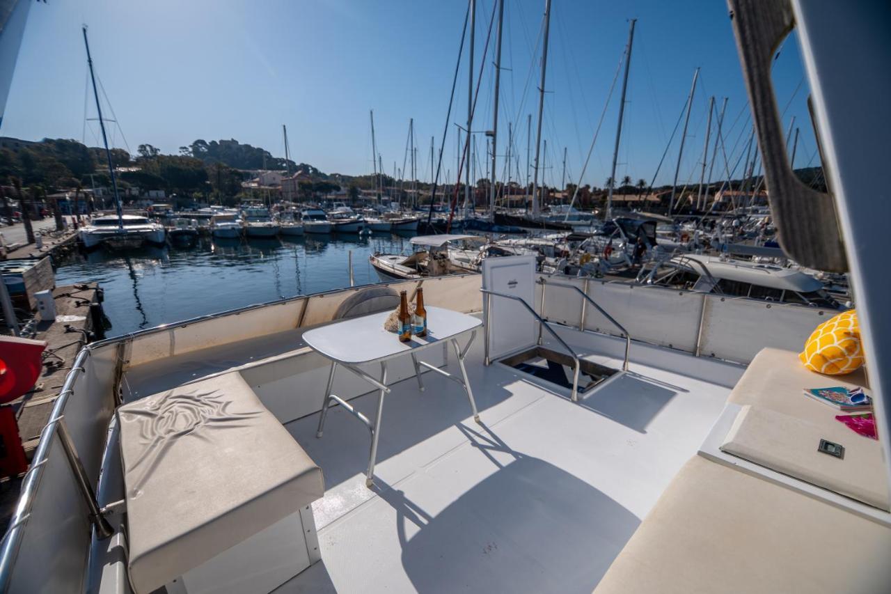 Hebergements Bateaux A Quai 포르크롤르 외부 사진