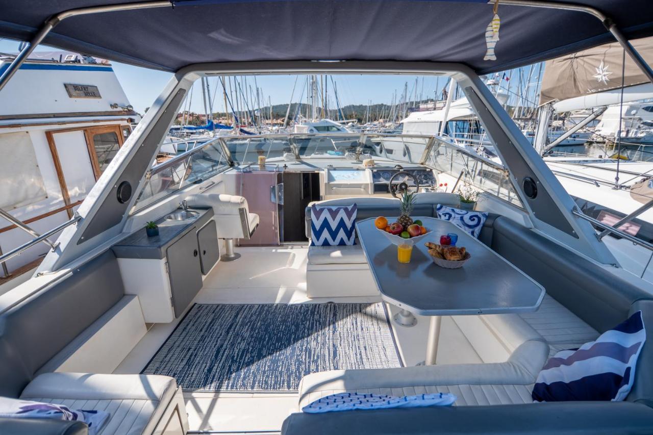 Hebergements Bateaux A Quai 포르크롤르 외부 사진