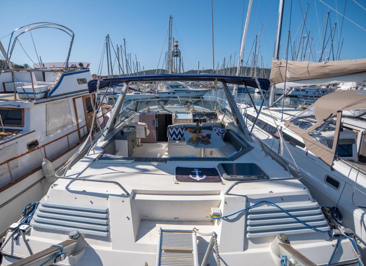 Hebergements Bateaux A Quai 포르크롤르 외부 사진